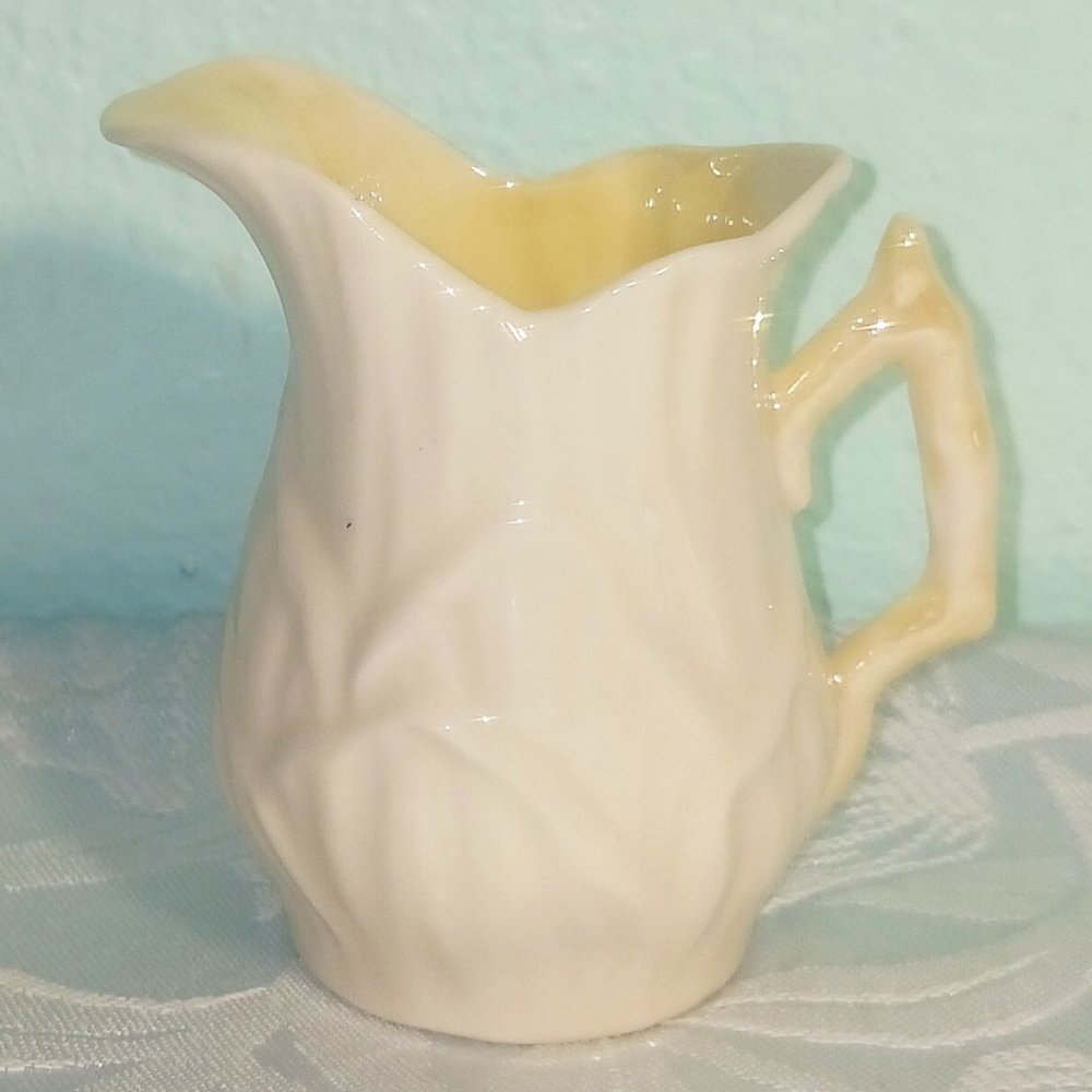Beautiful Vintage Belleek Fine Porcelain Creamer Pitcher 5th Mark (1926-1946)